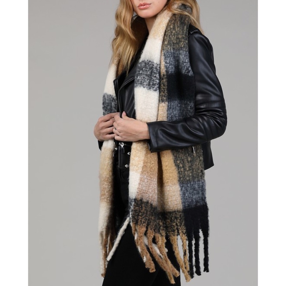 Soft Plaid Fringe Scarf